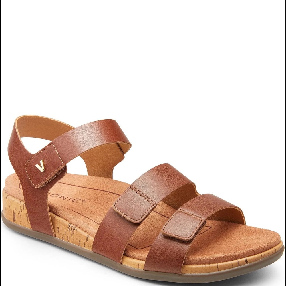 Vionic Coleen Sandals. Tan. Size 7. Very good - like new condition.
